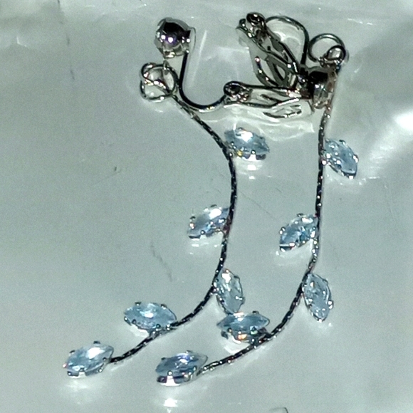 NEW! Sparkling Crystal Clip-On DANGLING VINE EARRINGS - Bridal Engagement - Picture 1 of 1